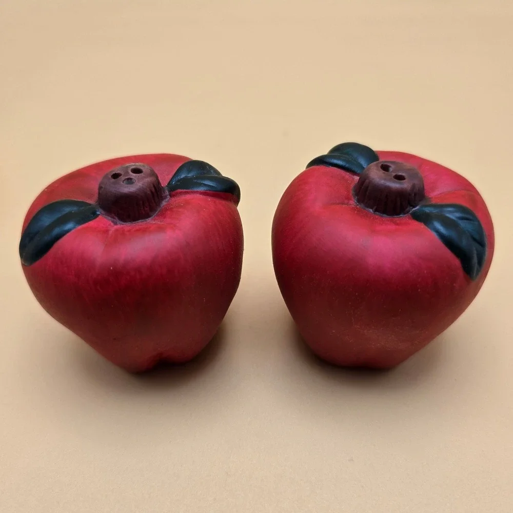 Red Apple‎ Salt and Pepper Shakers with Basket Ceramic Kitchen Decor Set